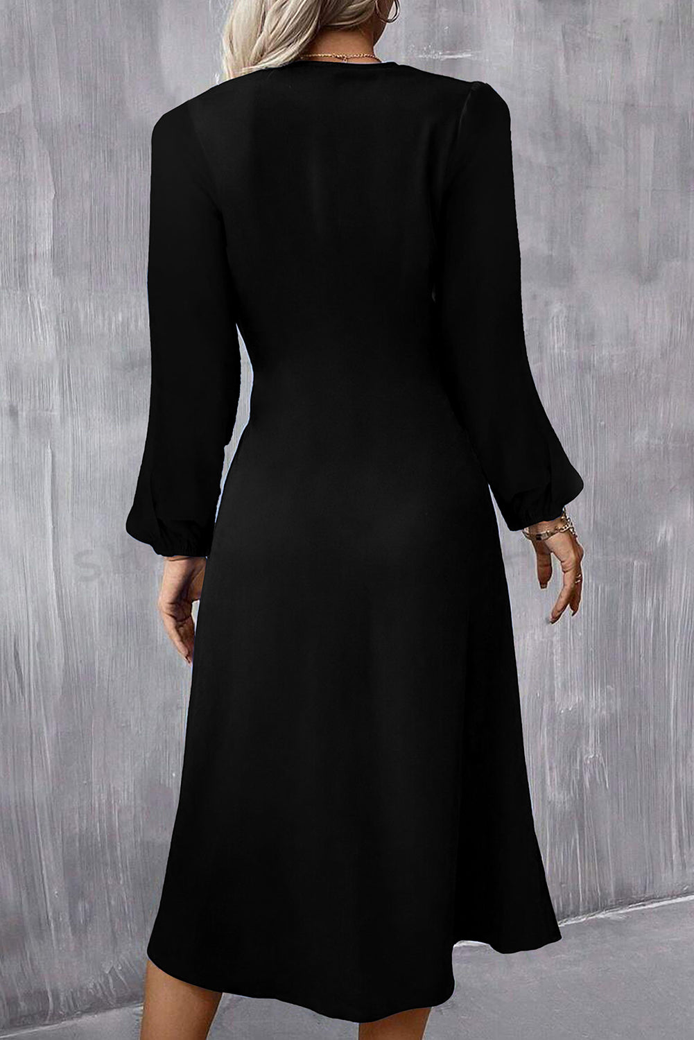 Black Solid Color Ruched Detail Long Sleeve Midi Dress (Extended Sizes)